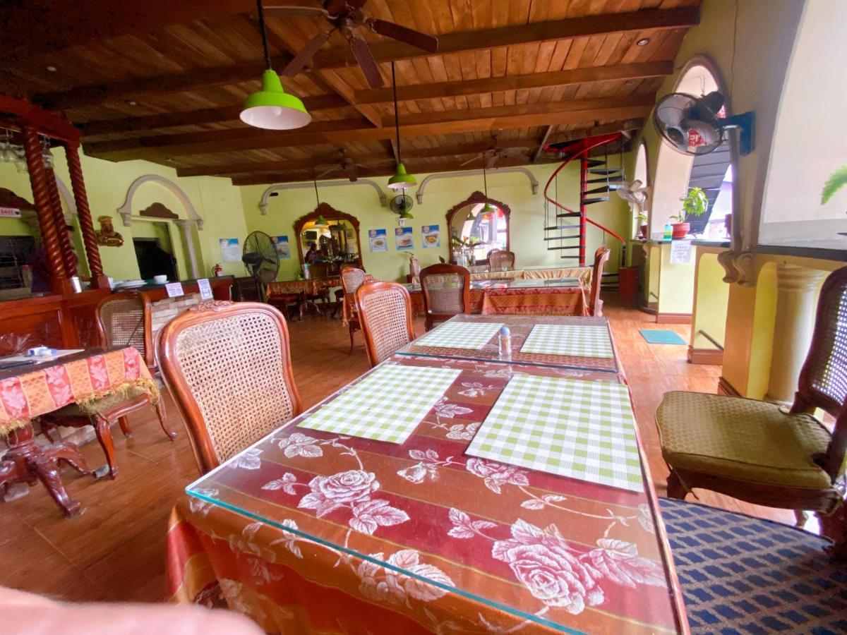 Tropicana Castle Dive Resort Powered By Cocotel Puerto Galera Exterior foto