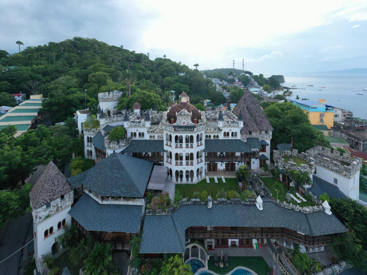 Tropicana Castle Dive Resort Powered By Cocotel Puerto Galera Exterior foto