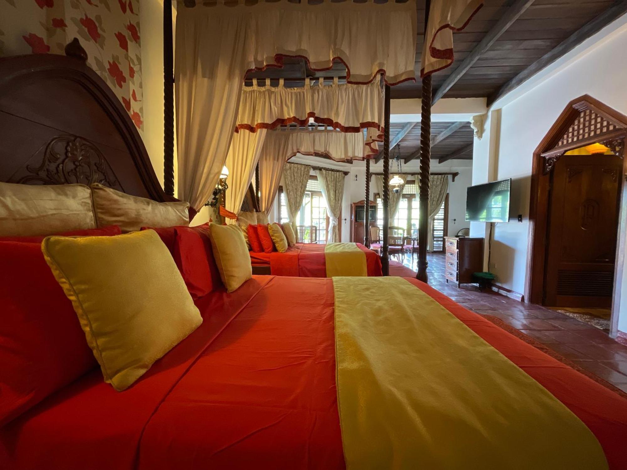 Tropicana Castle Dive Resort Powered By Cocotel Puerto Galera Quarto foto