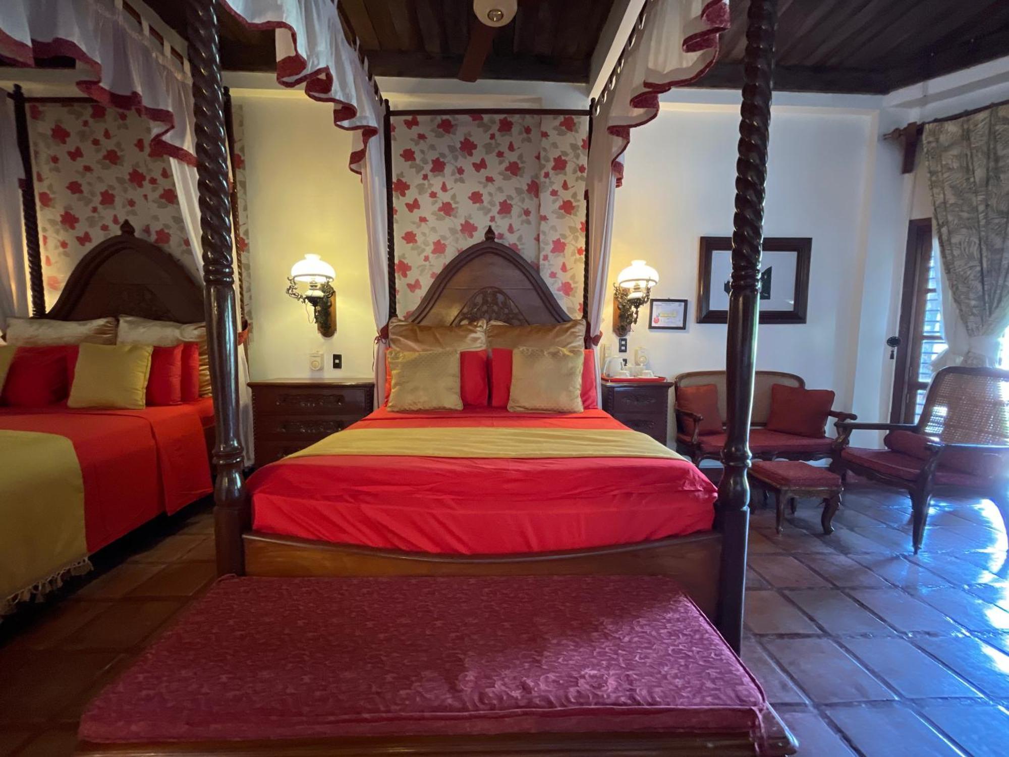 Tropicana Castle Dive Resort Powered By Cocotel Puerto Galera Quarto foto